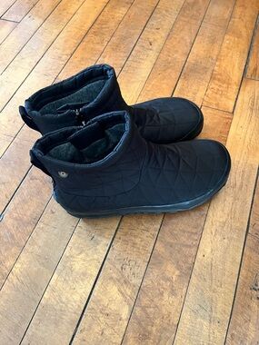 Bogs snow day Quilted Black Ankle Winter Boots